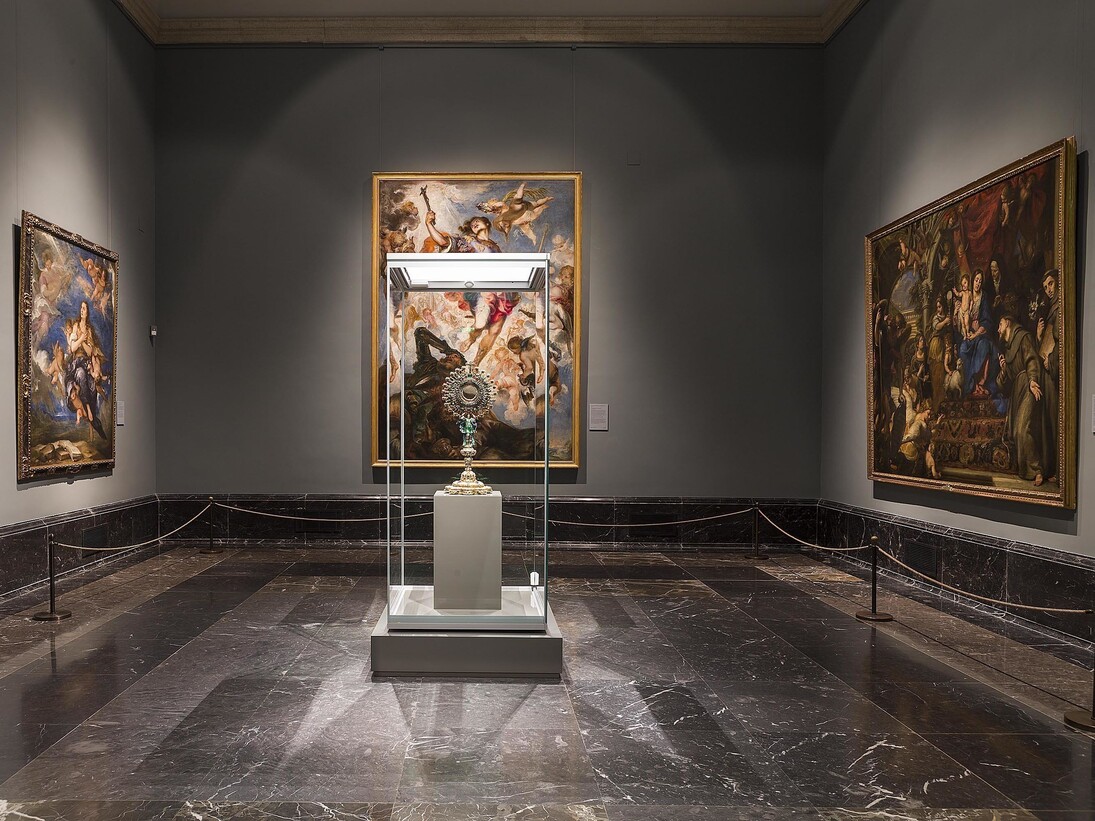 Imagen de la obra en sala. Custodia de la iglesia de San Ignacio de Bogotá, conocida como “La Lechuga”. José de Galaz. Bogotá, D.C., Colombia. Colección de Arte – Banco de la República © Museo Nacional del Prado