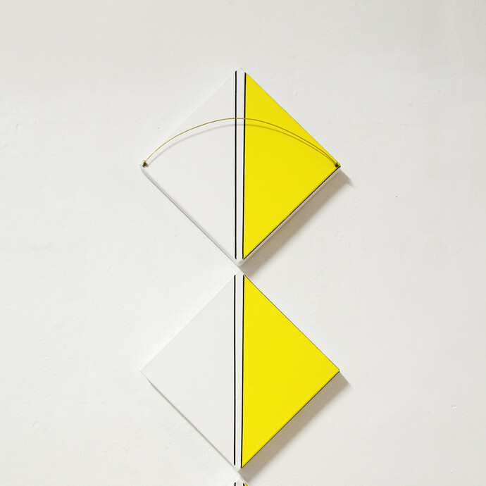 Trirombo W_Y, 2014, acrilico e filo di rame su tela126x42 cm