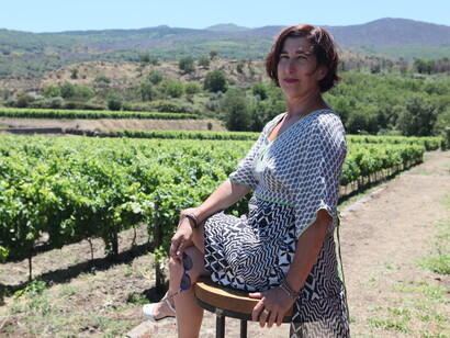 Paola Pace nella tenuta Planeta. Ph J. Hauf
