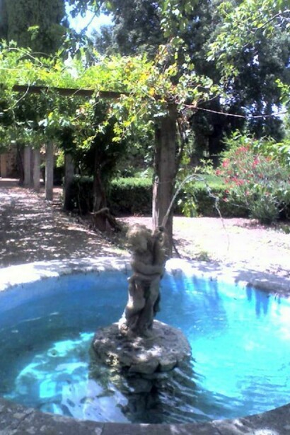 Particolare de uno dei leoni all'ingresso.
