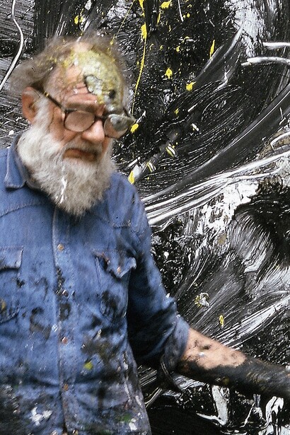 Emilio Vedova fotografato nel suo studio a Venezia da Aurelio Amendola nel 1987
