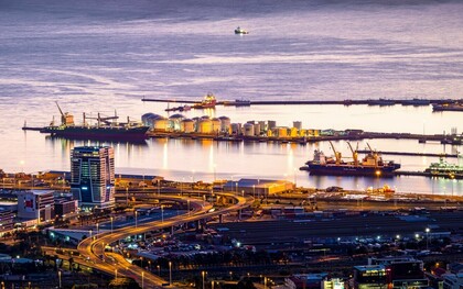 Le vaste port du Cap, symbole de l’intégration de l’Afrique aux réseaux mondiaux du commerce et de la finance