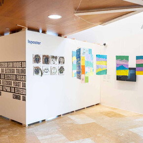 Aprendiendo a través del arte, vista de exhibición. Cortesía del Museo Guggenheim Bilbao