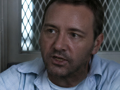 Kevin Spacey interpreta a David Gale. Un profesor de filosofía universitario muy respetado y activista ferviente contra la pena de muerte en Texas. Termina en el corredor de la muerte acusado de violar y asesinar a una compañera activista, Constance Harraway (interpretada por Laura Linney). El caso de Mario Miralles con "La vida de David Gale"
