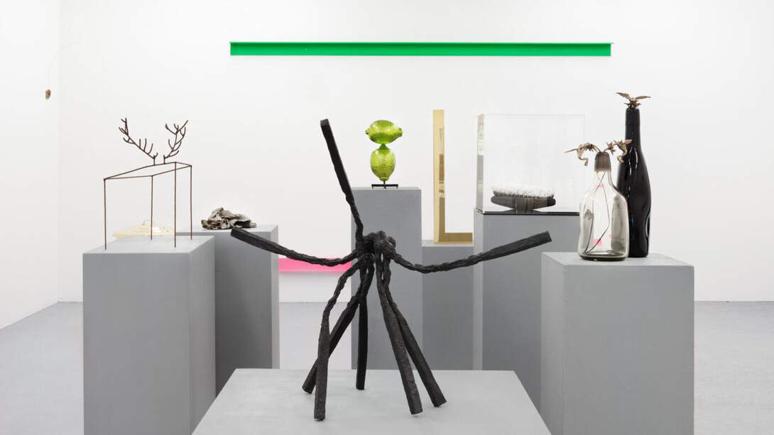 Various artists, Sculptures, exhibition view. Courtesy of Galerie Lange + Pult