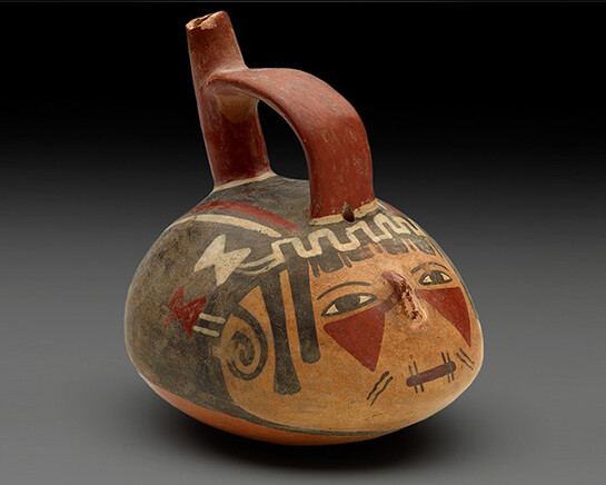 This Nazca vessel portrays a preserved head.
© 2015 The Field Museum, A115205d_016B, photographer John Weinstein
