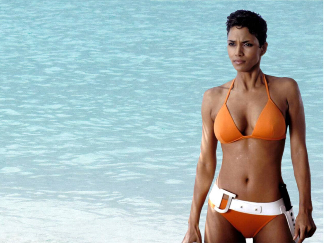 Halle Berry en "Muere otro día"