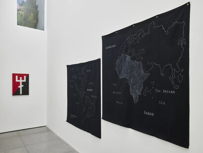 Jaime Lauriano, Eu estou aqui com toda a minha gente, vista da exposição. Cortesia de Nara Roesler