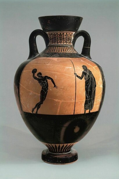 Achilles Painter (5th BCE) Discus thrower with teacher. Panathenaic amphora