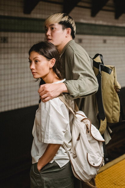 Casal deixa de usar o carro próprio para andar de metrô