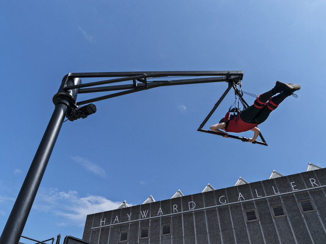 Carsten Höller, Two Flying Machines, 2015 © Carsten Höller. Installation View Carsten Höller l Decision, Hayward Gallery, London 2015. Courtesy of the artist and Gagosian Gallery. Photo © Ela Bialkowska, OKNO studio 