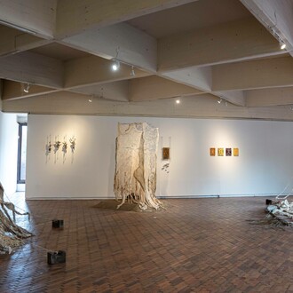 Ambra Castagnetti, Pánico efímero, vista de exhibición. Cortesía de MAMBO 