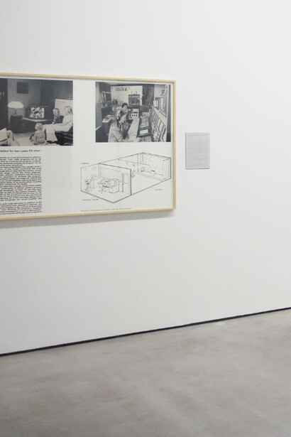 Dan Graham. Courtesy of Galería Cayón