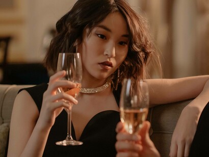 A woman dazed by the talk of marriage and kids on a date