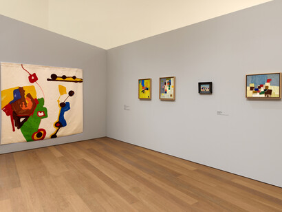 Etel Adnan et les modernes. Courtesy of Mudam Luxembourg