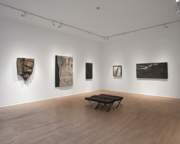 Robert Mallary, Exhibition view. Courtesy of The Mayor Gallery 