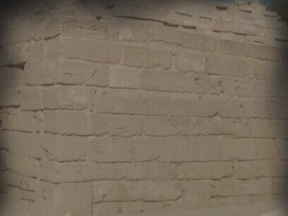 Muralla del conjunto arqueológico del Tossal de Manises, antigua ciudad ibero-cartaginesa-romana de Akra-Leuka o Lucentum, en Alicante, España