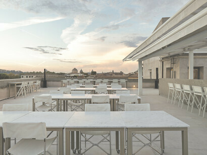 La terrazza del ristorante della Rhinoceros Gallery di Roma
