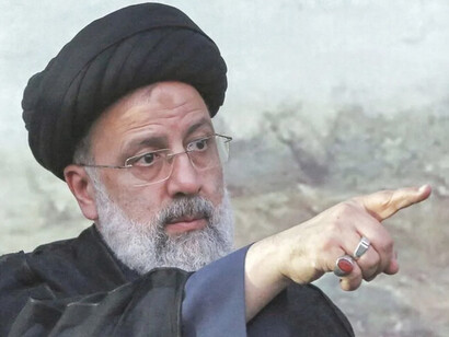 Ebrahim Raisol-Sadati ​ es un alfaquí y político iraní, actual Presidente de la República Islámica de Irán