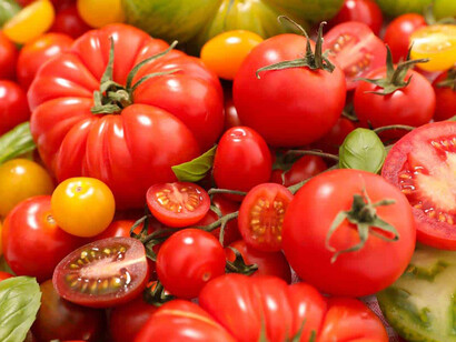 La sonrisa se les volteó al revés cuando lo escucharon preguntar por la sección de frutas y verduras