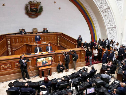 El Parlamento de Venezuela discute la ruta electoral