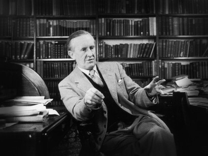 A fugare ogni dubbio sul significato del termine "magia" sono proprio le parole di Tolkien nella lettera a Milton Waldman