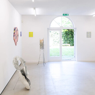 Various artists, Skin, exhibition view. Courtesy of Galerie Bart
