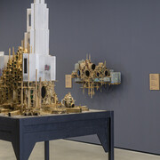 Rob Voerman, Entropic empire, ausstellungsansicht. Mit freundlicher genehmigung des Museum der Moderne