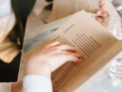 La disposición del menú y la psicología del consumidor influyen tanto como los márgenes de ganancia