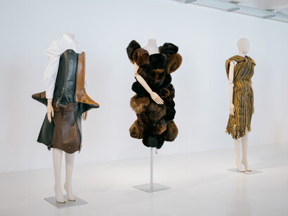 Vari artisti, The waves, vista della mostra. Per gentile concessione della Galleria di 10 Corso Como