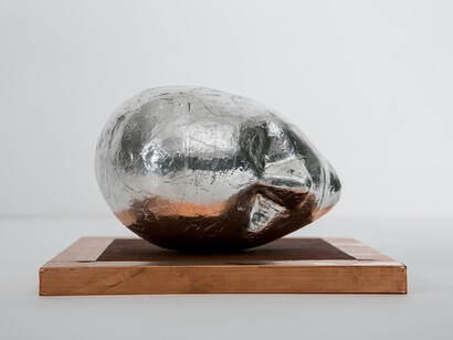 Gabriel Klasmer, Head, 2011- 2012, Aluminium foil and foil tape, 25 x 20 x 20 cm