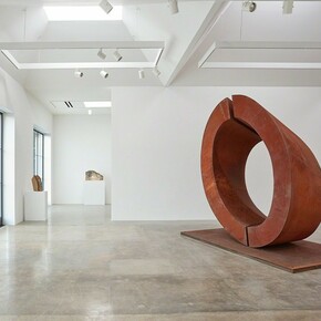 Selected Works 1968 - 2015, Exhibition view. Courtesy of Kayne Griffin Corcoran