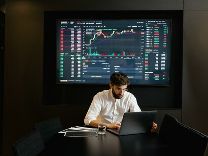 GPT-4V è inoltre in grado di estrarre dati da grafici, tabelle, modelli e diagrammi in qualsiasi formato e di rispondere alle richieste correlate, rendendo il modello di IA potenziale risorsa per analisti di dati e altri professionisti