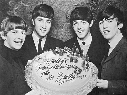 La Costa Smeralda offriva ai Beatles un raro momento di intimità, lontano dall’assedio di fan e giornalisti