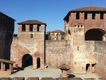 Le mura costituiscono la principale caratteristica di Soncino