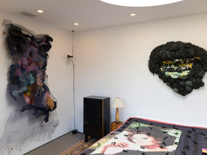 Julio Rizhi, Kwatiri kubva nekwatiri kuenda (Where we are coming from and where we are going), exhibition view. Courtesy of Simchowitz