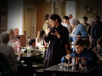 "The old oak" di Ken Loach, ha ricevuto il premio del pubblico ed esce in Italia il 25 ottobre.