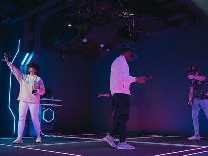 Realtà aumentata. Sia la realtà virtuale (VR) che la realtà aumentata (AR), consentono ad un tempo sia l’immersività che l’interattività