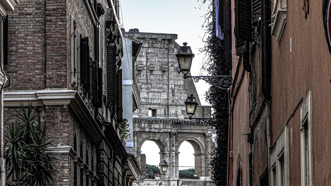 Colosseo, vista da Via del Cardello, foto Marco Migliozzi 