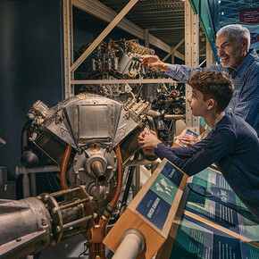 Engines, power to fly! Exhibition view. Courtesy of Ingenium. The Canada Aviation and Space Museum