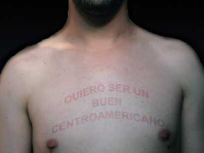 "Quiero ser un buen centroamericano" de Javier Calvo, primera foto performance tras su llegada a Nicaragua