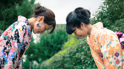 Los lugares poseen una esencia intangible que moldea la conducta y percepción de quienes los habitan, y Japón encarna esta verdad de manera excepcional