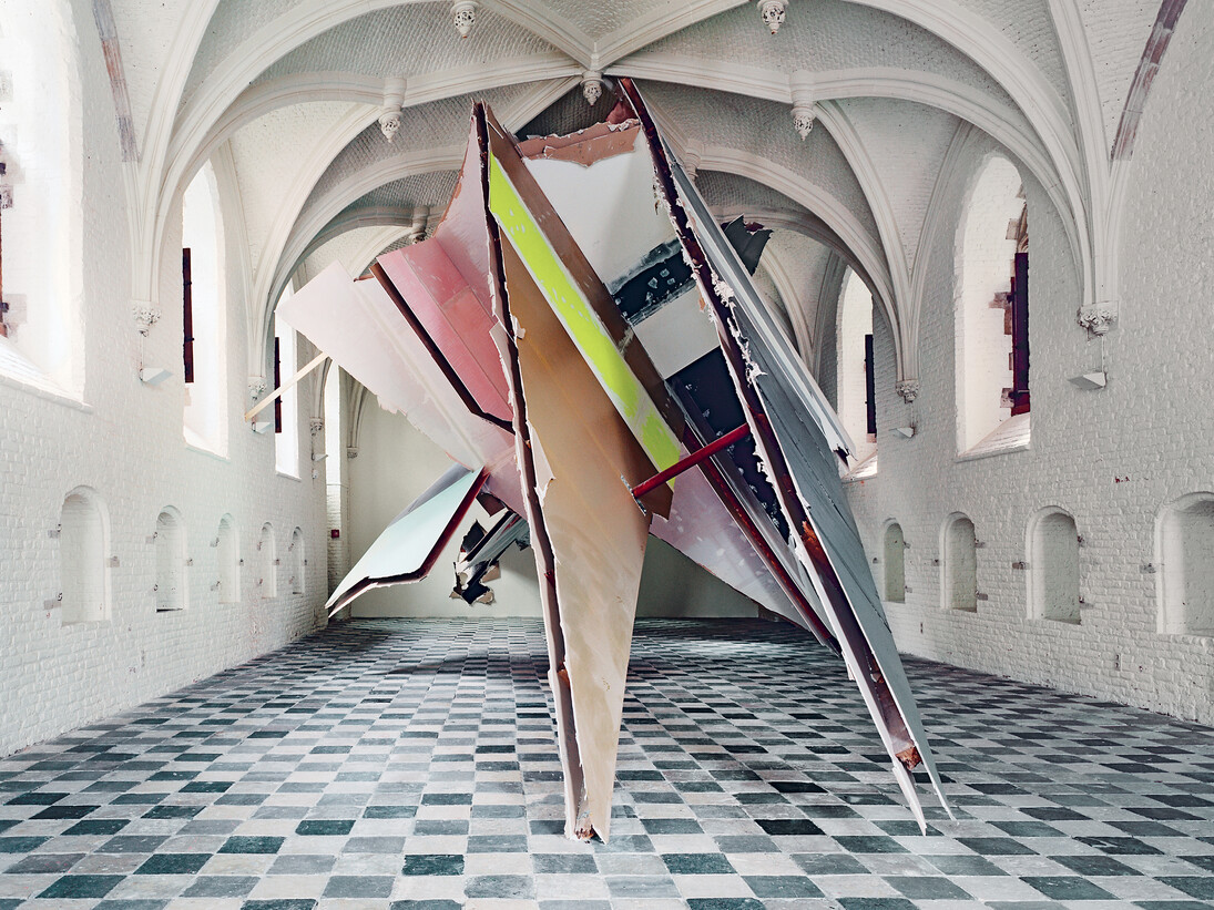 Felix Schramm, Savage Salvage, 2008, cartongesso, legno, metallo,colori