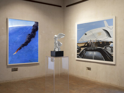 Julio Larraz, Poesia, potere, ironia, exhibition view. Courtesy of the Contini Art Gallery