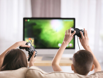 Screens: kids are being mesmerised then captured, and held prisoner by, the light of a screen