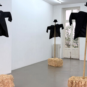 Gianni Motti, Au-delà de tout doute raisonnable, exhibition view. Courtesy of Galerie Mezzanin