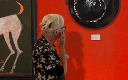 Foto di Gerardo La Mattina, libera interpretazione della mostra di Mariella Busi De Logu, “In un’aria diversa, Teodorico”
