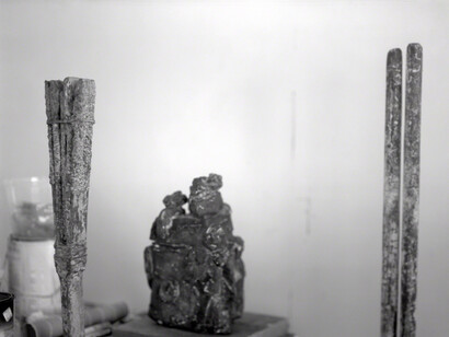 Sally Mann, Untitled (Vertical Sculptures Flanking Bronze), 2005. Courtesy of Gagosian Paris
