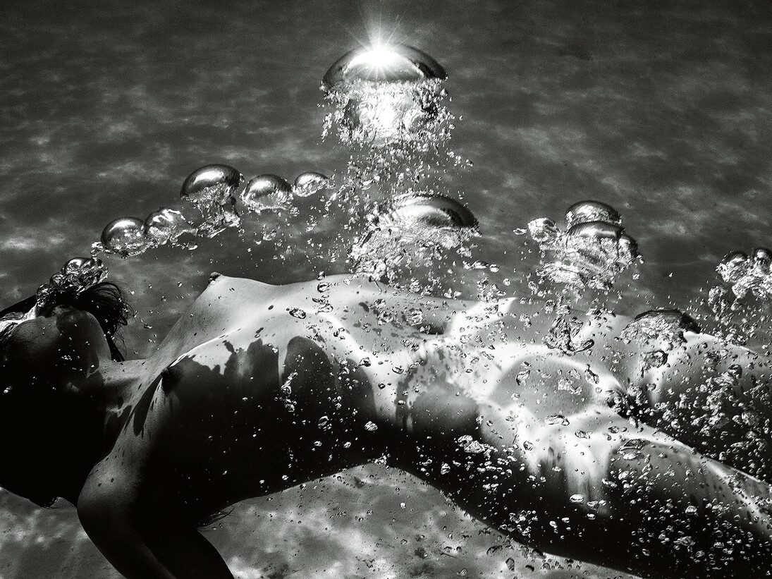 Hugh Arnold, Primer Aliento, 2013, Archival c-type metallic print, 40 x 60 in