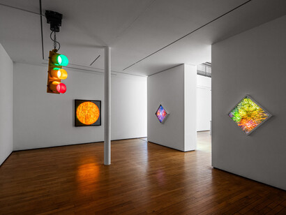 Iván Navarro, Cyclops, exhibition view. Courtesy of Templon 